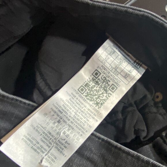 Guess Unisex Distressed Skinny Jeans Dark Wash Size 32 – Trendy Slim Fit Denim - Picture 9 of 9